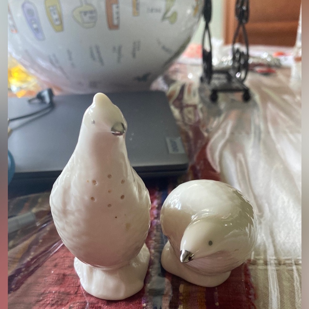 Lenox dove salt and pepper shaker